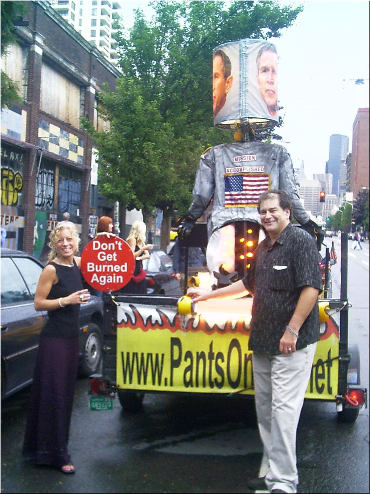 aug6o4 George Art at Anthippys16.jpg