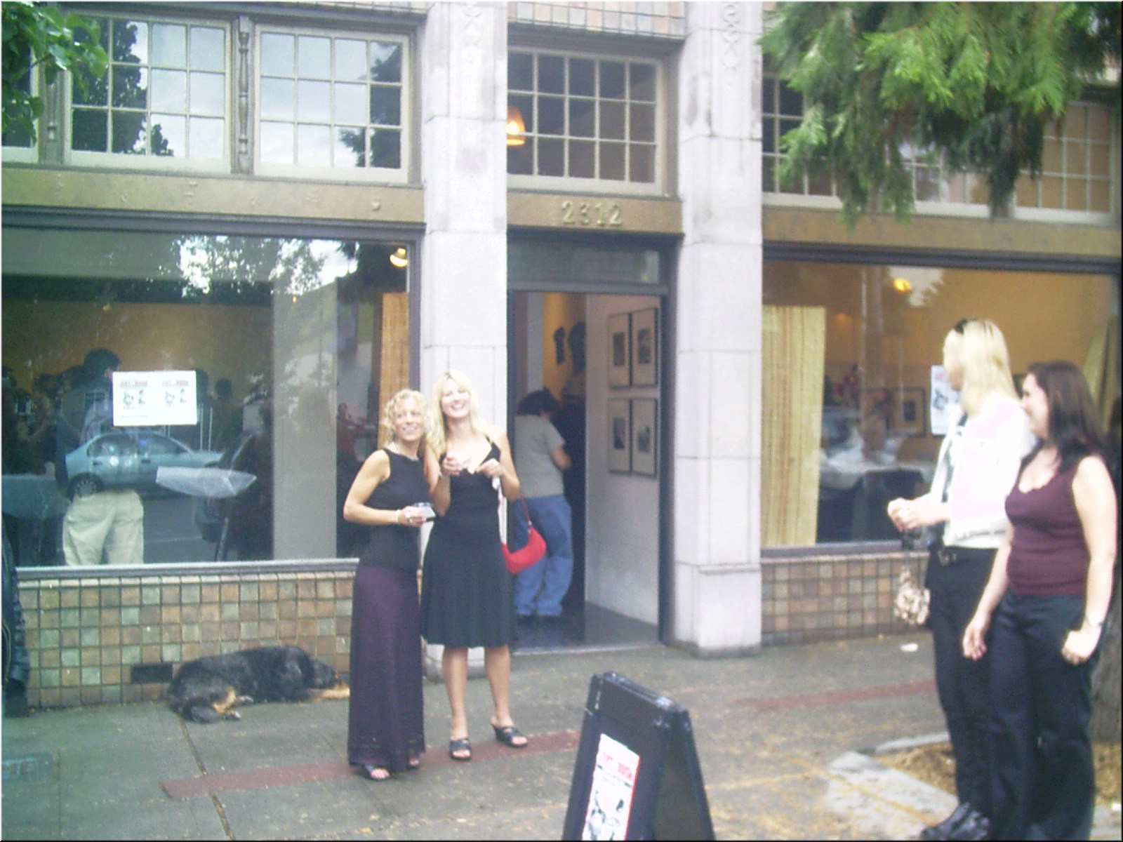 aug6o4 George Art at Anthippys27.jpg